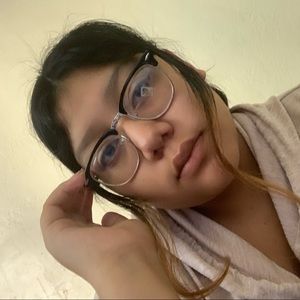 Meet your Posher, Jenyfer